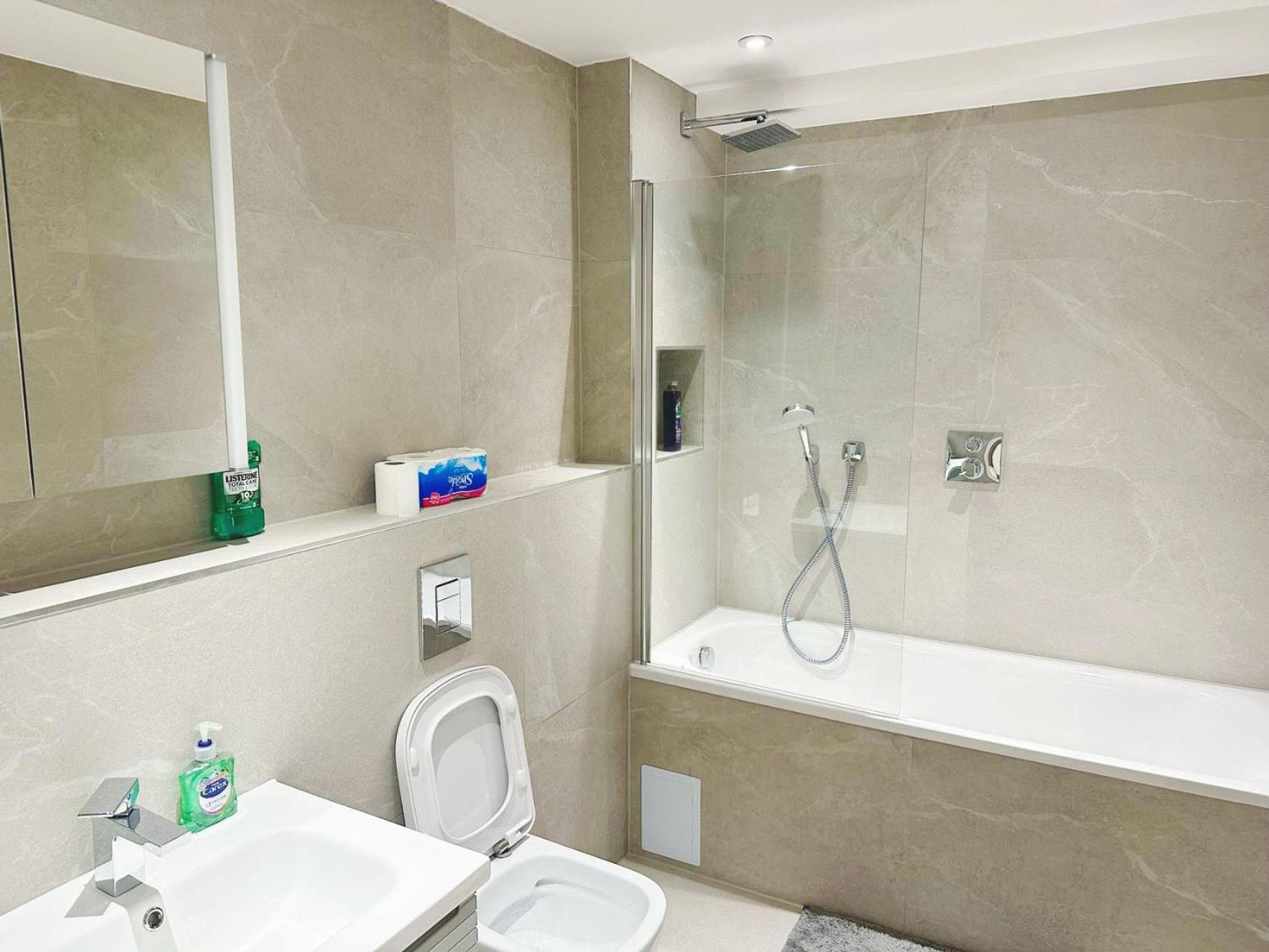 ロンドンLuxury Modern Flat Near Centerアパートメント エクステリア 写真